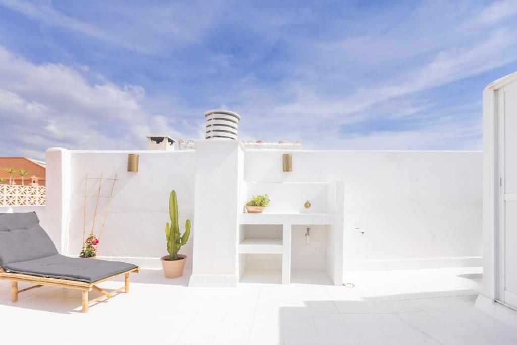 Downtown Flat With 46 Sqm Private Rooftop Terrace Малага Экстерьер фото